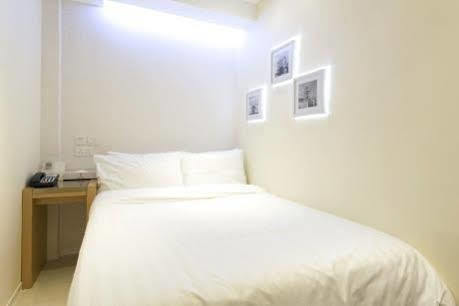 Hotel Pandora Tsim Sha Tsui  ภายนอก รูปภาพ